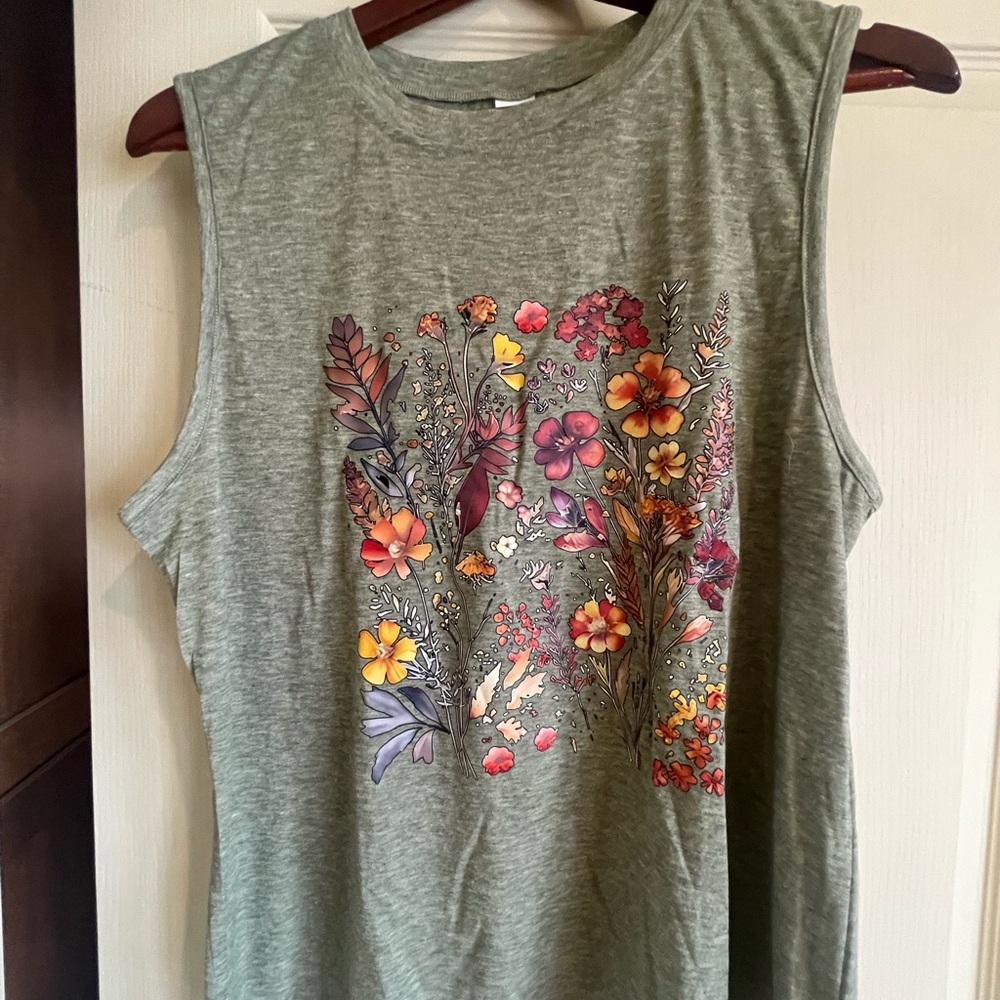 Floral Graphic Sleeveless Top - Green (Size XL)